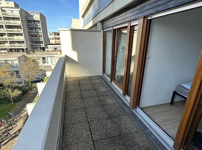 Nice, Big And With 2 Balconies Апартаменты